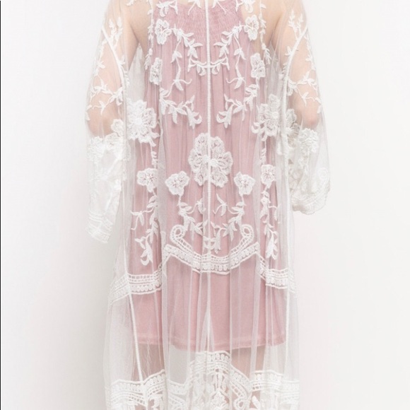 Lace Kimono - Picture 2 of 3